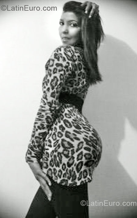 Date this gorgeous Colombia girl Yurly from Bogota CO9769