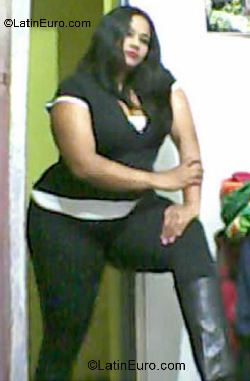 Date this foxy Colombia girl Alys from Medellin CO9754