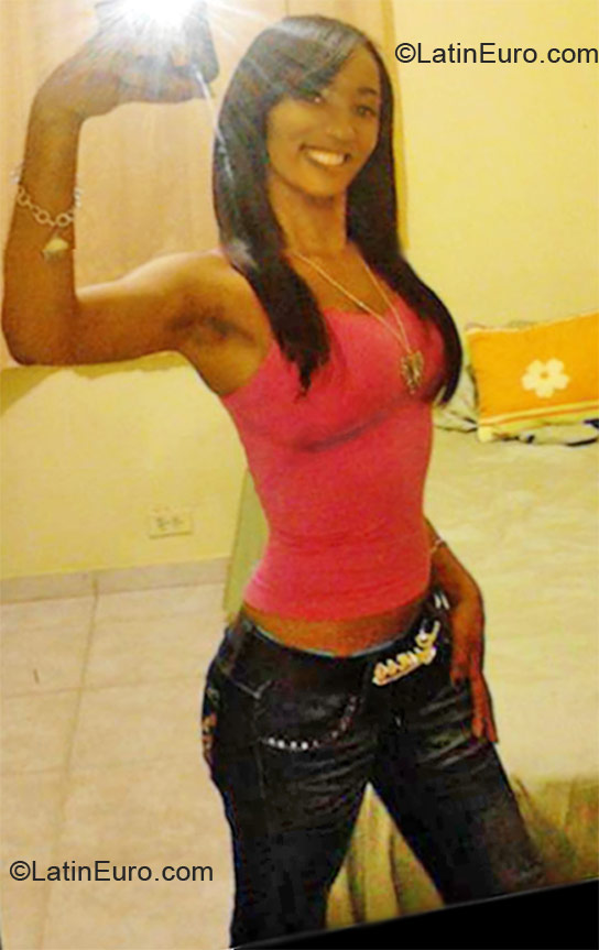 Date this fun Dominican Republic girl Yokaira from Santo Domingo DO10788