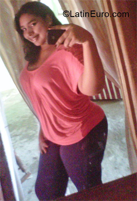 Date this sensual Dominican Republic girl Madelin from Montecristi DO10703