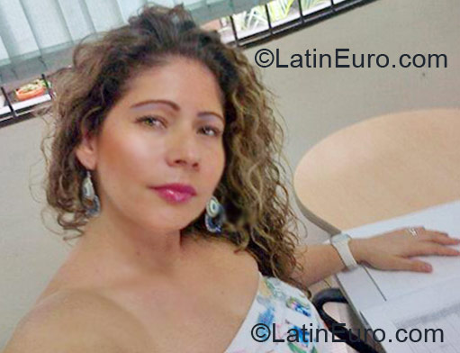 Date this charming Colombia girl Yuly from Ibague CO9826