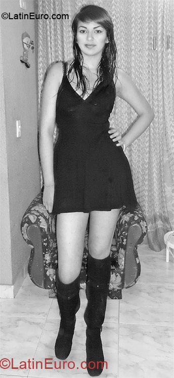 Date this tall Colombia girl Slendi from Bogota CO9829