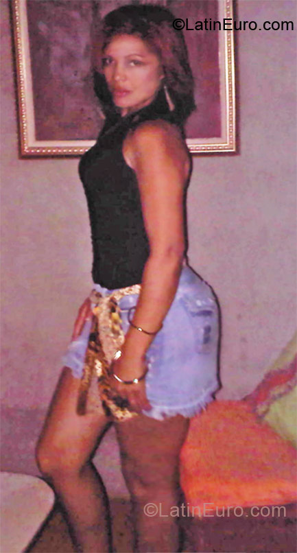 Date this charming Dominican Republic girl Rosa from Santo Domingo DO10746