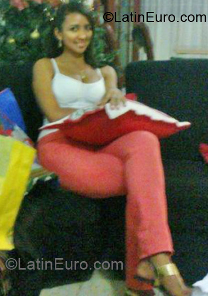 Date this exotic Colombia girl Cristina Isabel from Cali CO9883