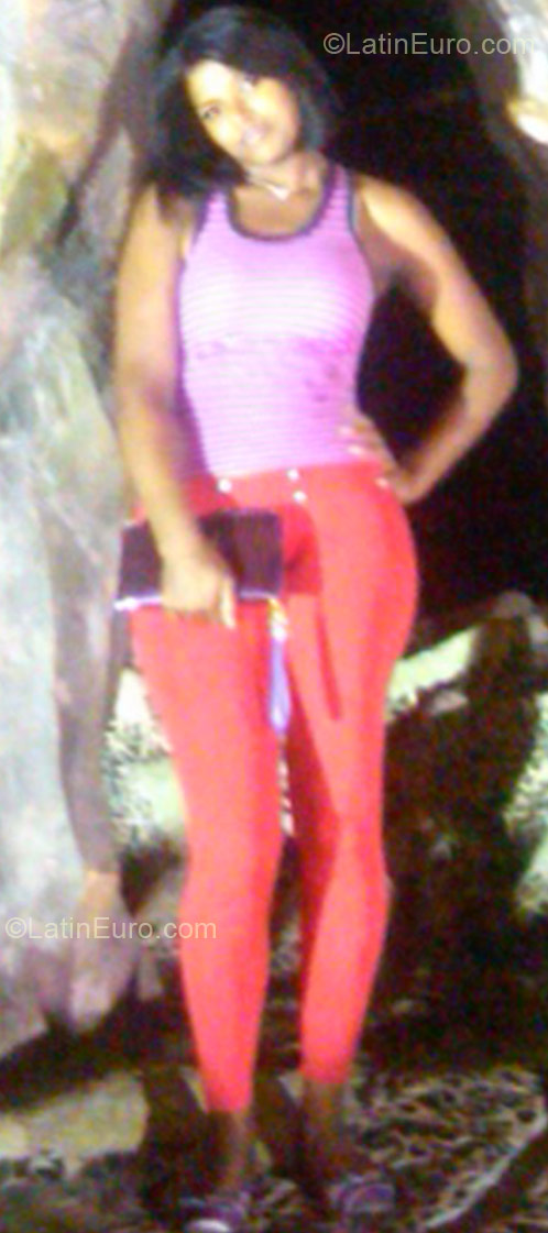 Date this sensual Dominican Republic girl Malu19911 from Santo Domingo DO10773