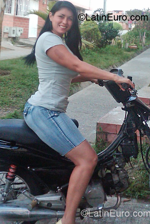 Date this hot Colombia girl Mia from Pereira CO9903