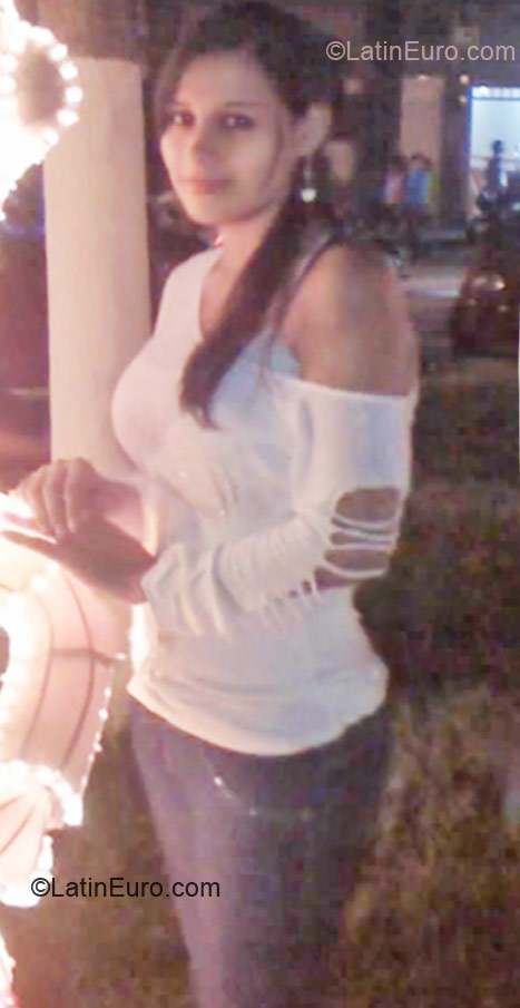 Date this pretty Colombia girl Isabel from Candelaria CO9920