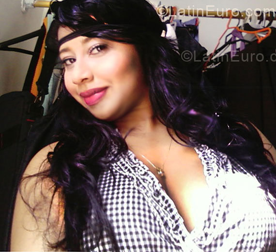 Date this passionate Colombia girl Paola from Barranquilla CO9934