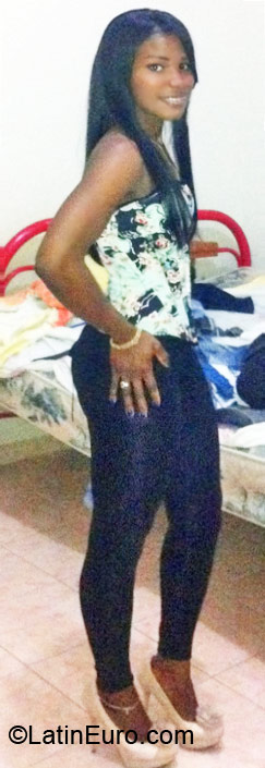 Date this good-looking Dominican Republic girl Dalila from Santo Domingo DO10812