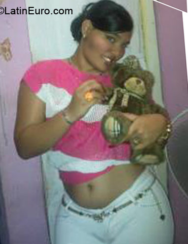 Date this foxy Dominican Republic girl Neferty from Santiago DO10834