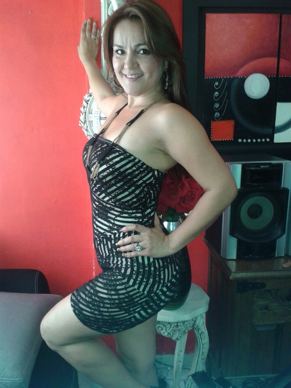 Date this voluptuous Colombia girl DINORA ASTRID from Barranquilla CO9986
