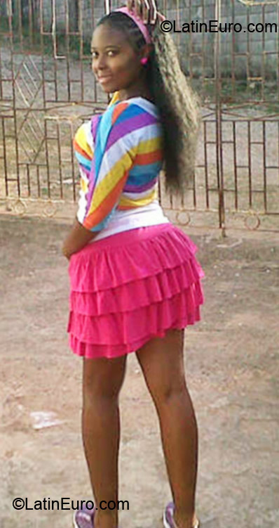 Date this charming Jamaica girl April from May Pen JM511