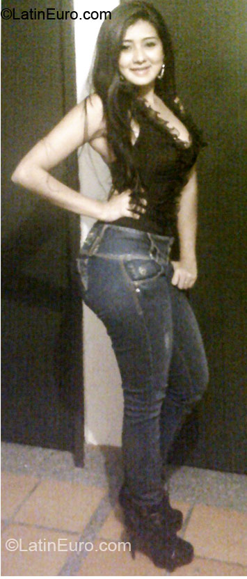 Date this charming Colombia girl Katalina from Medellin CO10025