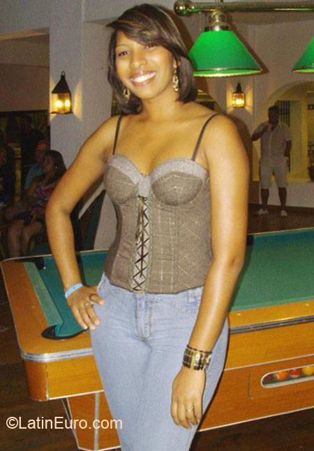 Date this happy Dominican Republic girl Carolina from Santo Domingo DO10889