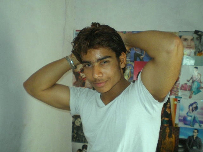 Date this fun India man Hellodis from Bhubaneswar IN212