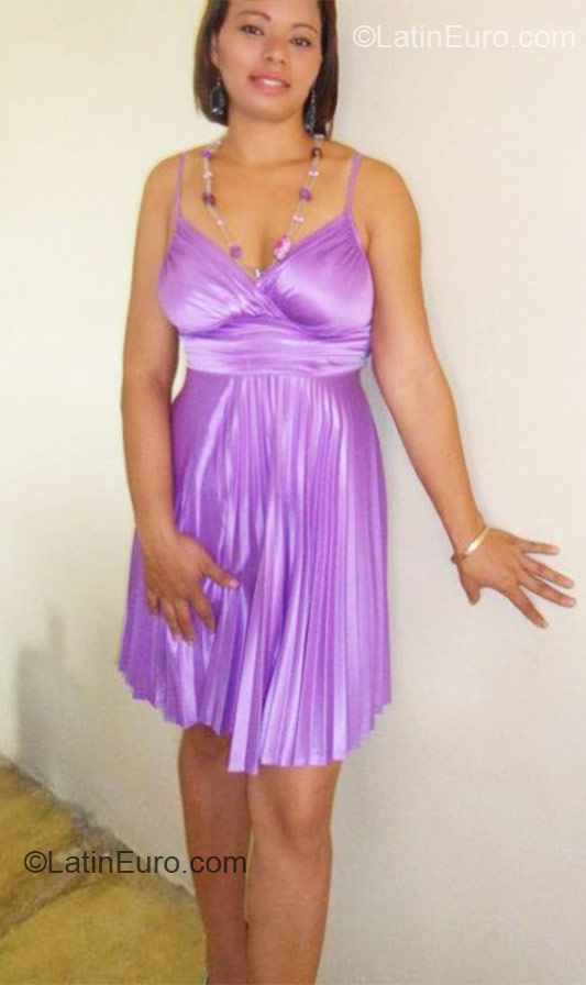 Date this fun Dominican Republic girl Caridad from Santo Domingo DO10907