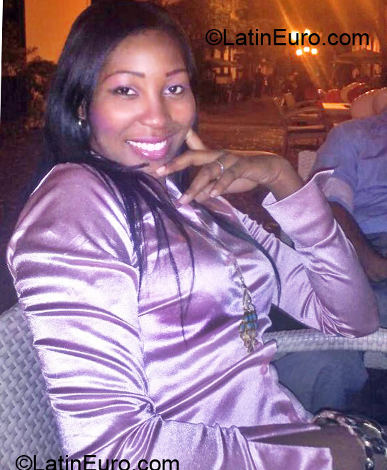 Date this stunning Dominican Republic girl Rose from Santo Domingo DO10926