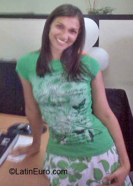 Date this voluptuous Dominican Republic girl Ana from Santo Domingo DO10929