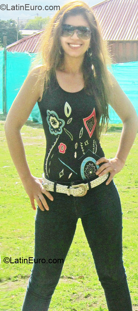Date this georgeous Colombia girl Mercedes from Bogota CO10075