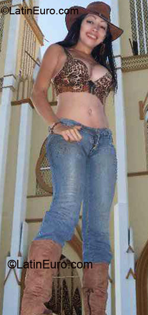 Date this sensual Colombia girl Lucy from florida CO10081