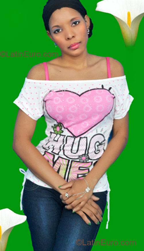 Date this beautiful Dominican Republic girl Fideli from Santo Domingo DO10955