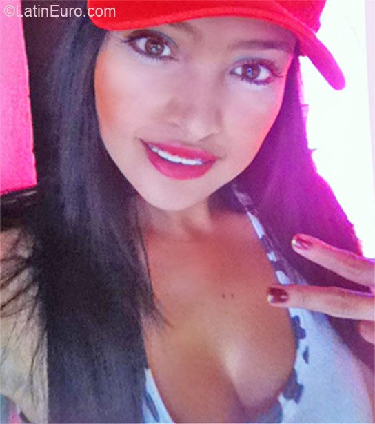 Date this good-looking Colombia girl Maria from Medellin CO10093