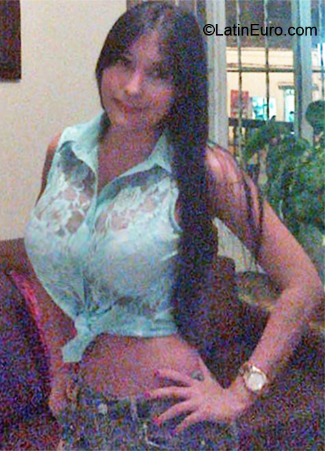 Date this pretty Colombia girl Kari from Cali CO10102