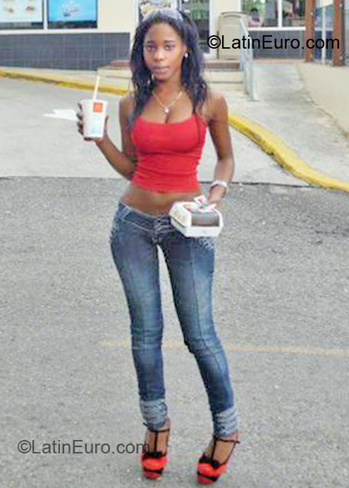 Date this happy Dominican Republic girl La from Santo Domingo DO11009