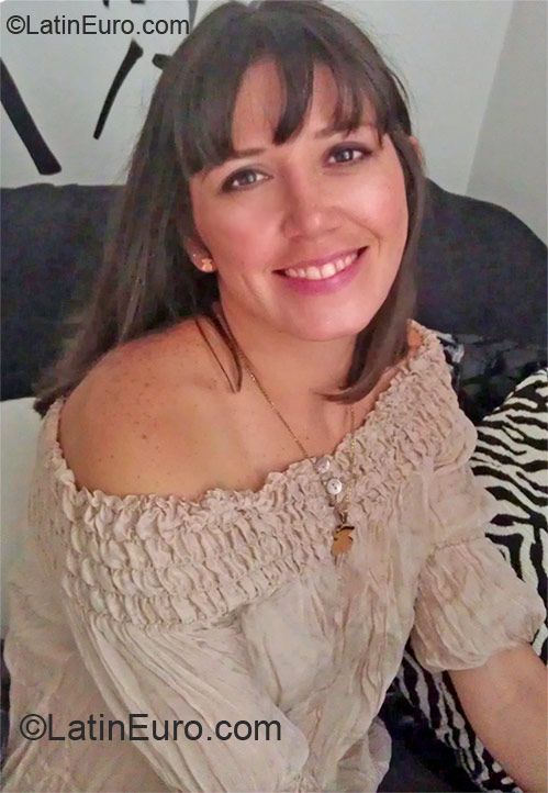 Date this young Colombia girl Lina from Bogota CO10160