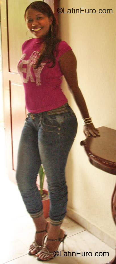 Date this hot Dominican Republic girl Yocasta from Santo Domingo DO11026