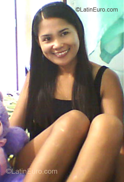 Date this passionate Philippines girl Sam from Cebu PH461