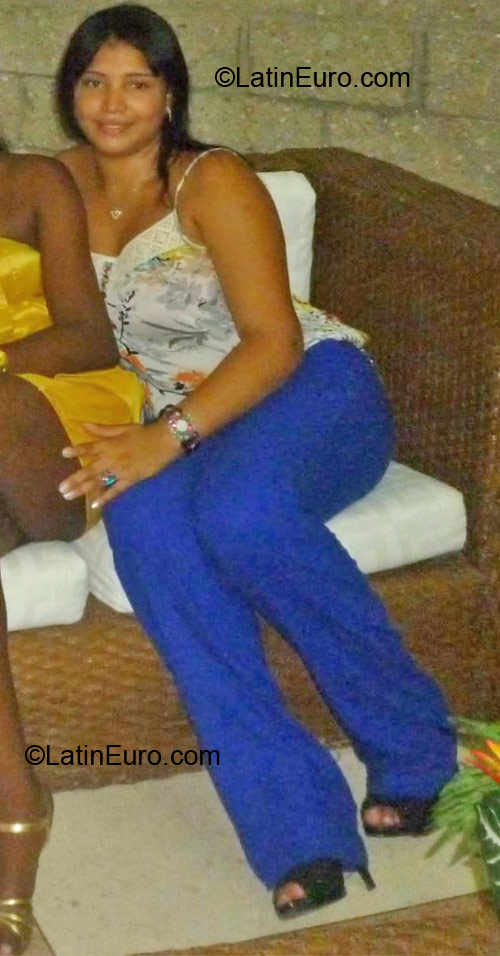 Date this good-looking Colombia girl Yudy from Riohacha CO10193