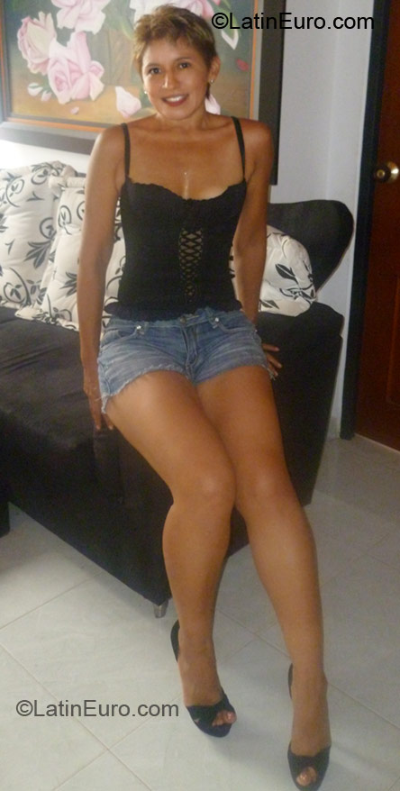 Date this attractive Colombia girl Sandra from Villavicencio CO10208