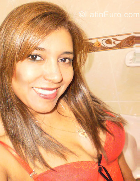 Date this passionate Colombia girl Rica from Medellin CO10259