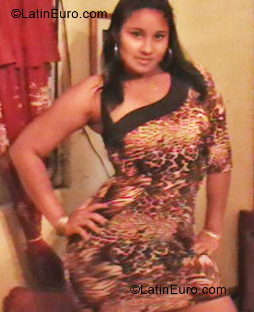 Date this hard body Dominican Republic girl Yissel from Santo Domingo DO19894