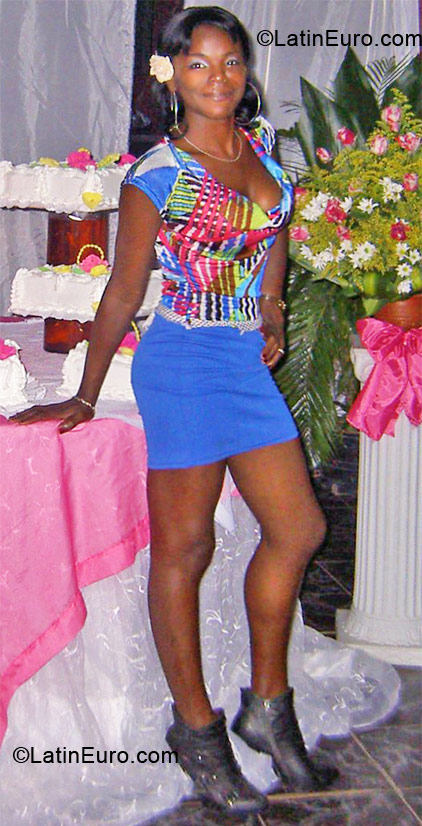 Date this lovely Dominican Republic girl Yani from Santo Domingo DO11120