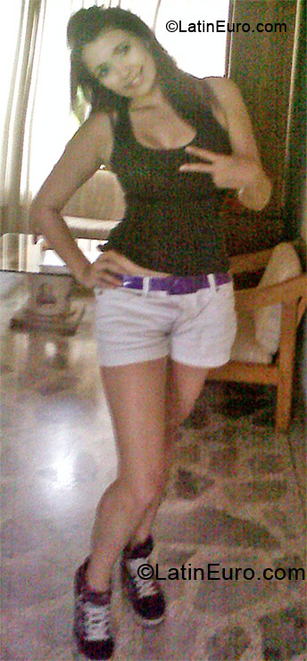 Date this georgeous Colombia girl CO10276 from Pereira CO10278