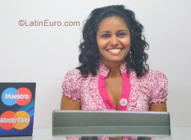 Date this athletic Colombia girl Nelly from Bucaramanga CO10280