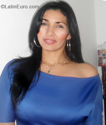 Date this foxy Colombia girl Yeny from Bogota CO10282