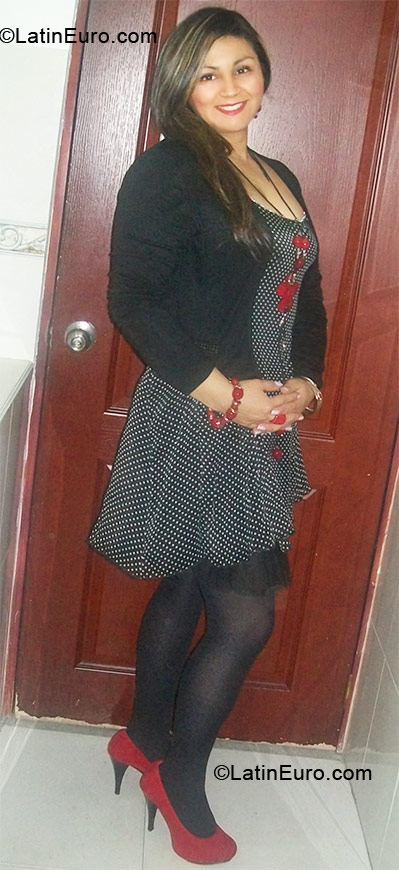 Date this sultry Colombia girl Alba from Bogota CO10287