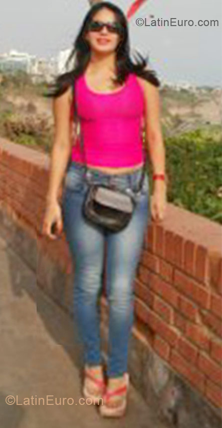Date this athletic Colombia girl Kamila from Medellin CO10299