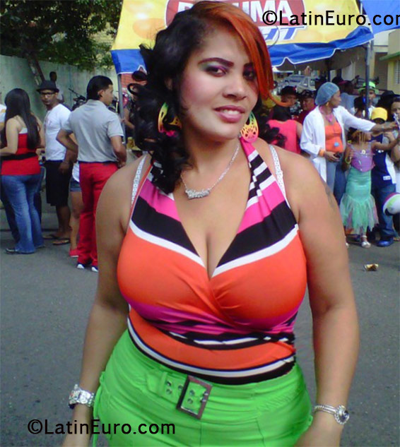 Date this lovely Dominican Republic girl Claribel from Valverde Mao DO11222