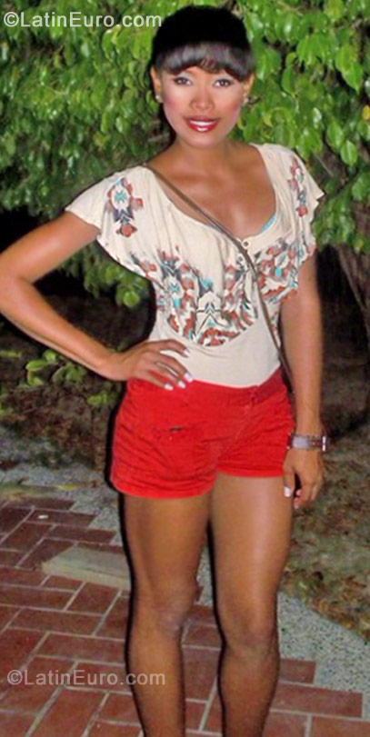 Date this hard body Colombia girl Yurinaortega from Cartagena CO10377