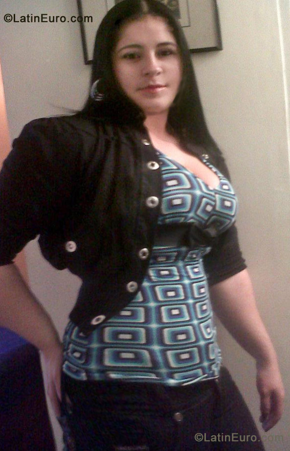 Date this fun Colombia girl Andrea from Bogota CO10382
