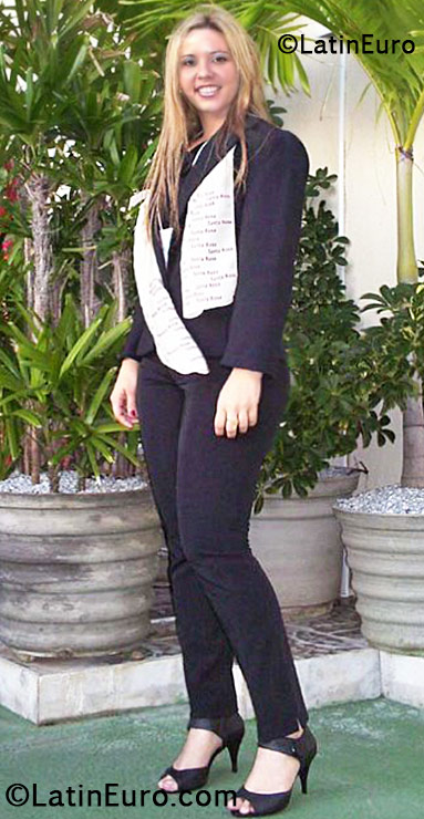 Date this passionate Brazil girl Carla from Belem BR6700