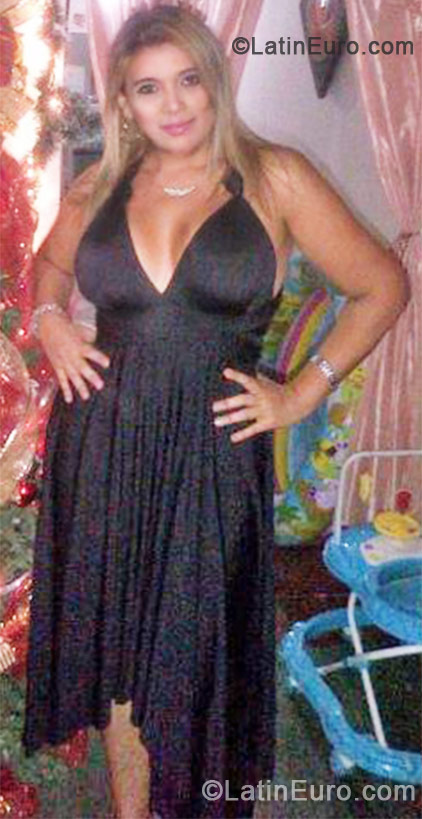 Date this voluptuous Colombia girl Ann from Barranquilla CO10396