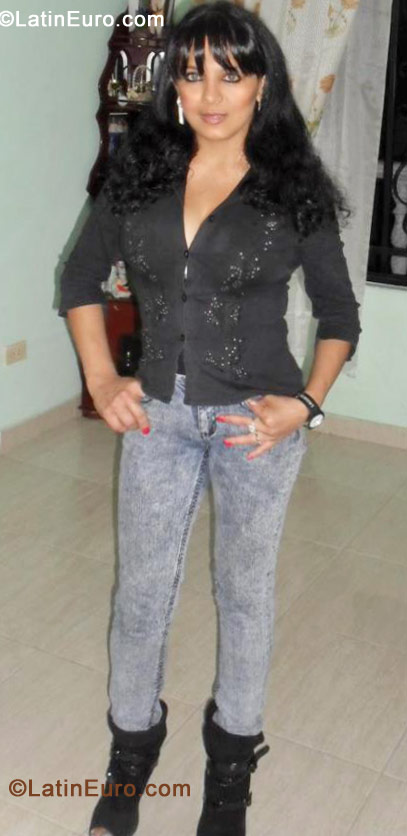 Date this fun Colombia girl Andrea from Cali CO11435