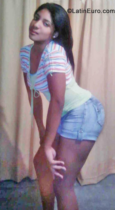 Date this voluptuous Colombia girl Lois from Palmira CO10482