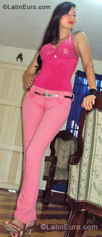 Date this beautiful Colombia girl Xiomara from Medellin CO10525