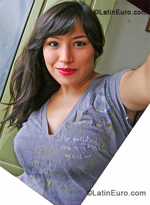 Date this cute Colombia girl Karen from Cali CO10536